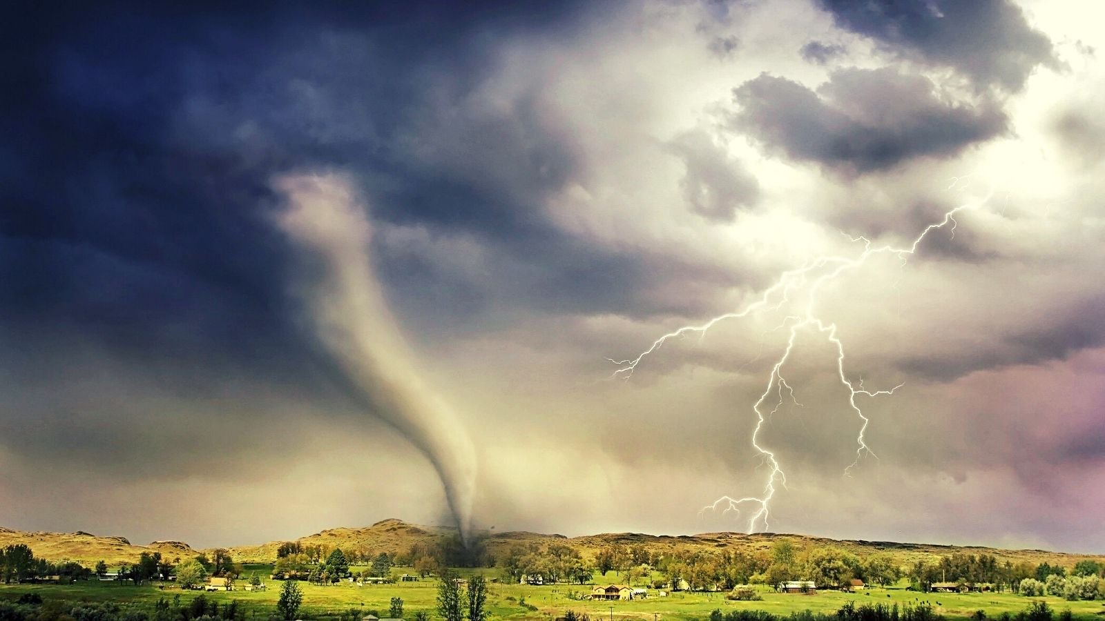 Tornado warning signs and damage